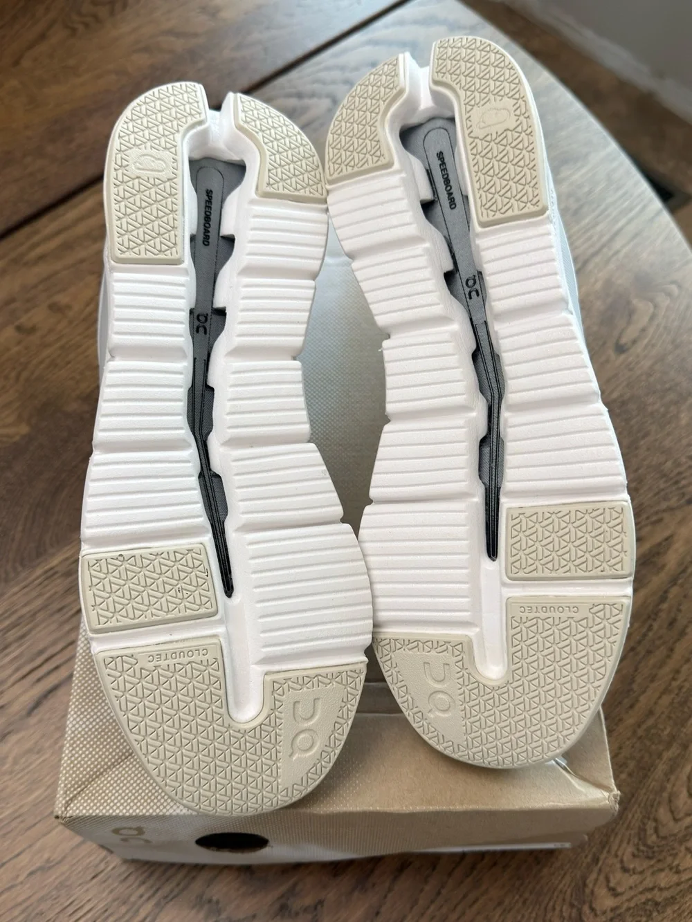 On Cloudrift Undyed White/Frost Womans 10